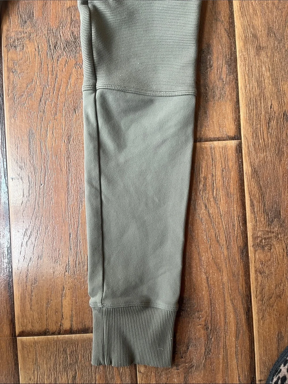 ALO Yoga Olive Green High-Waist Leggings - Size Medium